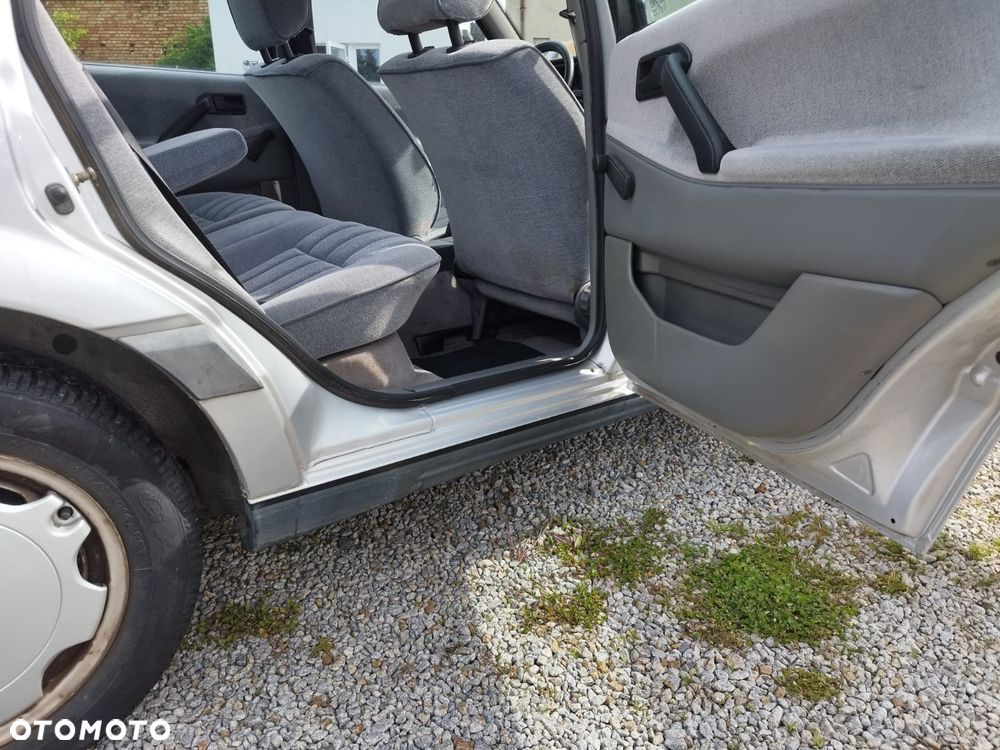 Volkswagen Passat 2.0 GL - 16