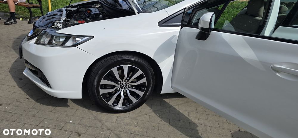 Honda Civic 1.8 Executive - 23