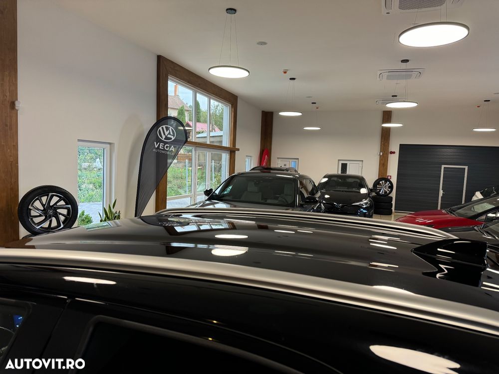 Toyota Yaris Cross Hybrid 130 1.5 VVT-i Black&White - 33