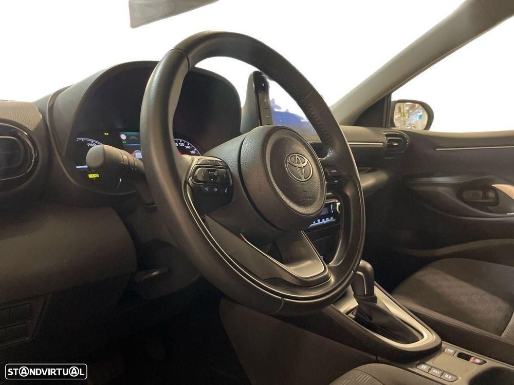 Toyota Yaris - 10