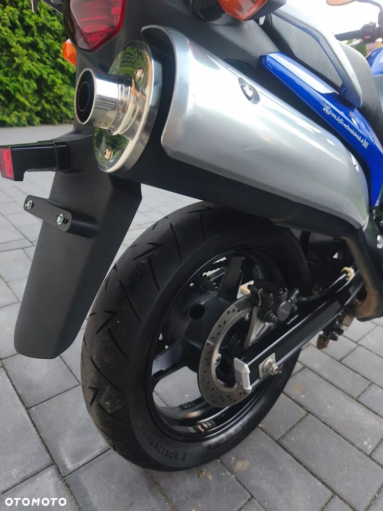 Suzuki DL - 4