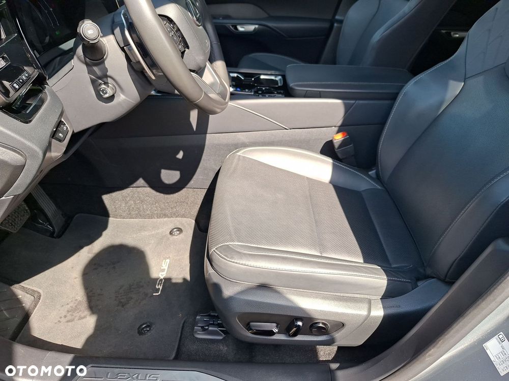 Lexus RX - 11