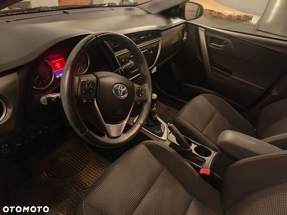 Toyota Auris - 6