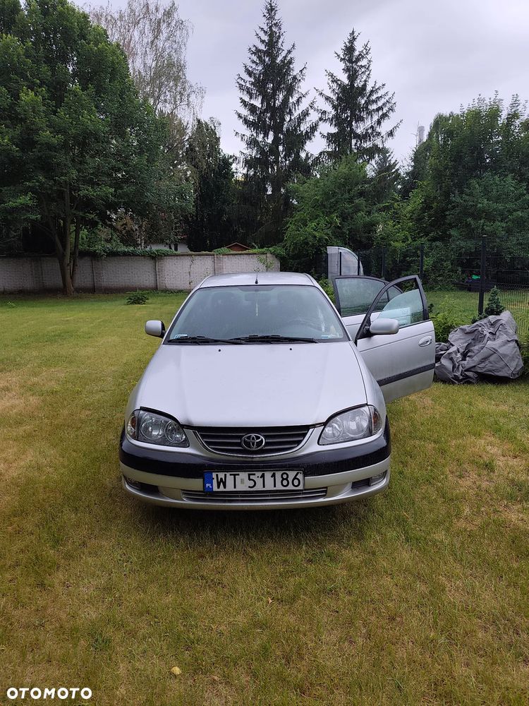 Toyota Avensis - 1