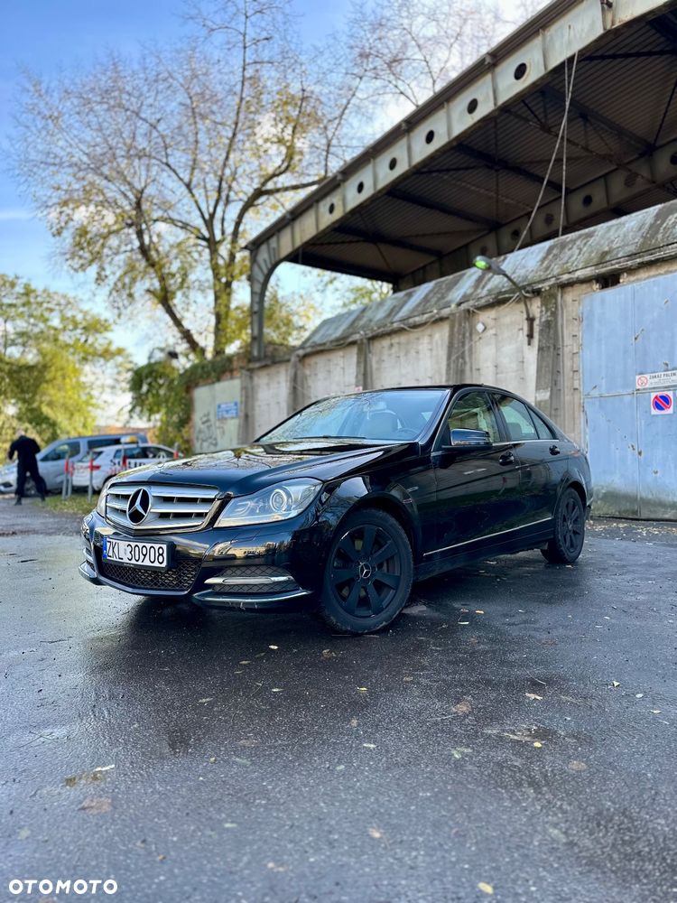 Mercedes-Benz Klasa C 200 CGI BlueEFFICIENCY Avantgarde - 1