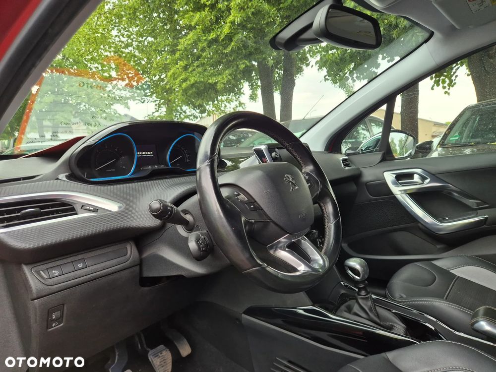 Peugeot 2008 BlueHDi FAP 120 STOP & START Allure - 14