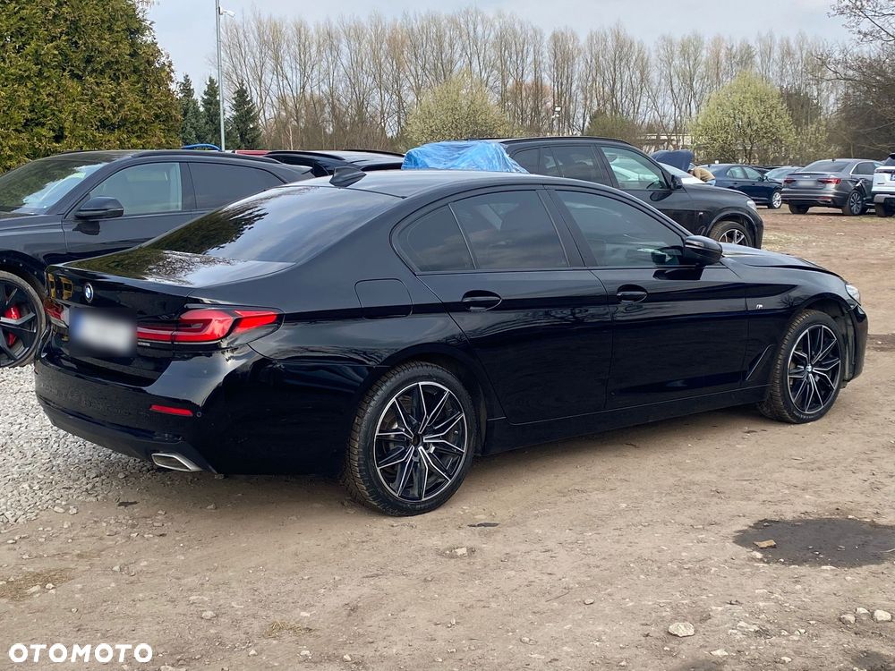 BMW Seria 5 530i Luxury Line sport - 11