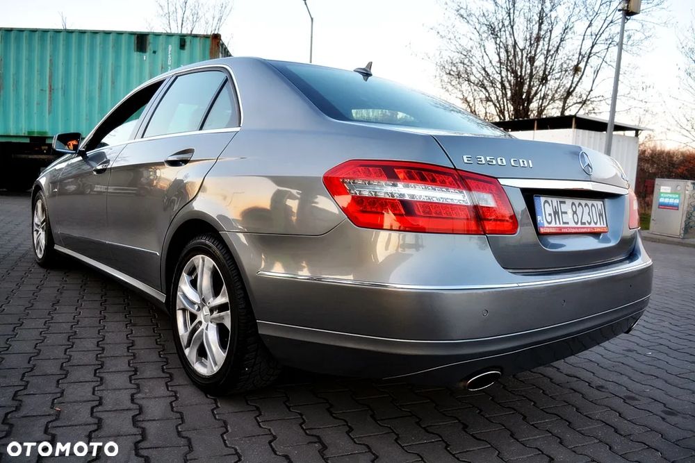 Mercedes-Benz Klasa E 350 CDI DPF 4Matic BlueEFFICIENCY 7G-TRONIC Avantgarde - 24