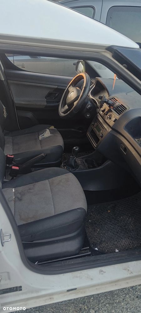 Skoda Roomster 1.4 16V - 6