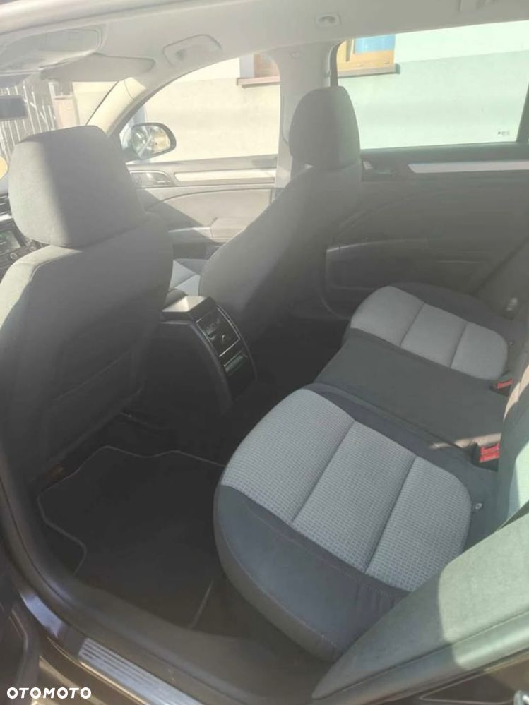 Skoda Superb 2.0 TDI Ambition - 8