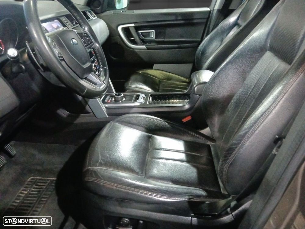 Land Rover Discovery Sport 2.0 D AWD R-Dynamic S - 8