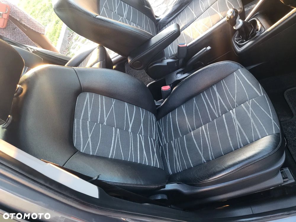 Kia Venga 1.6 CRDi L - 8