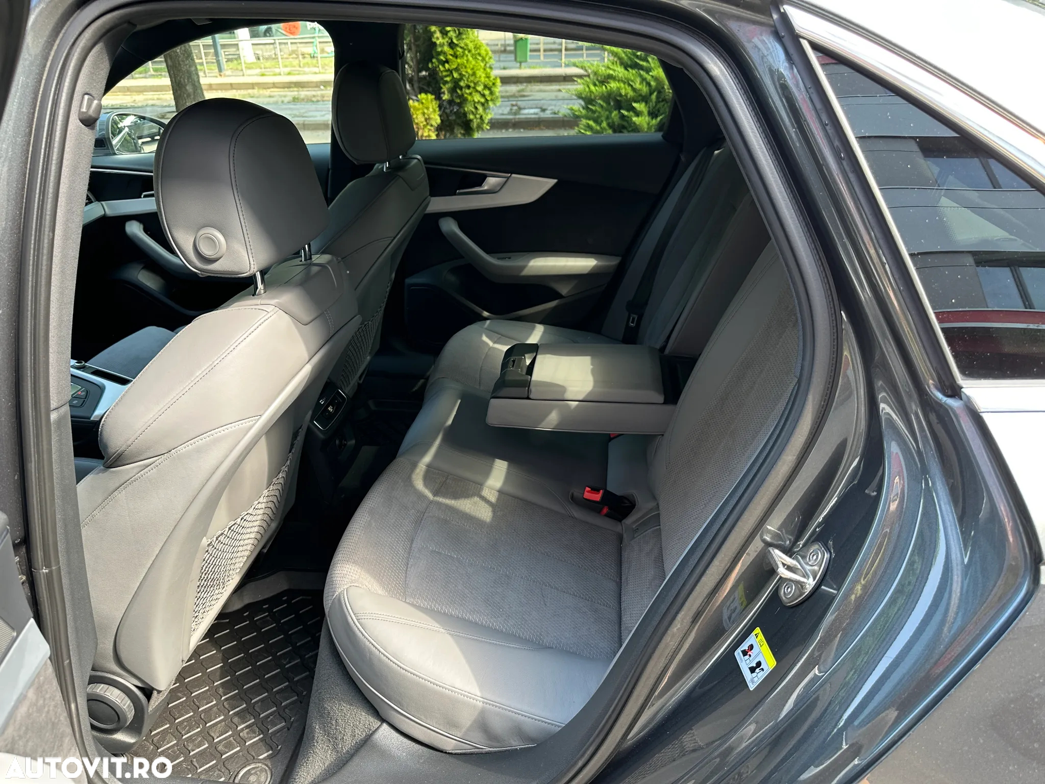 Audi A4 Avant 2.0 40 TDI quattro S tronic S Line - 14