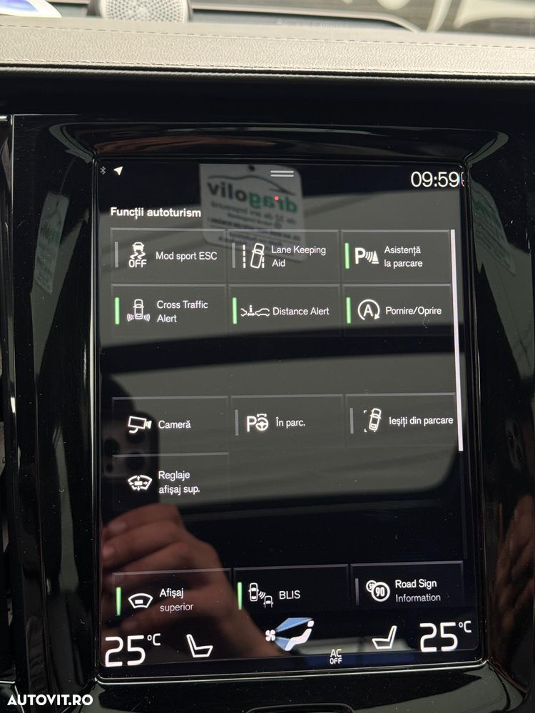 Volvo V90 D5 AWD - 38