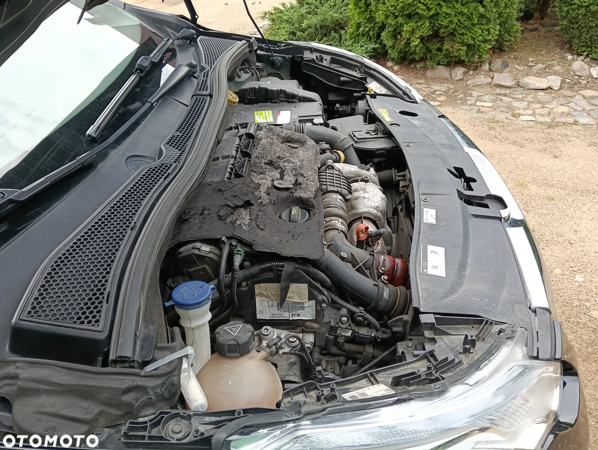 Peugeot 2008 1.6 e-HDi Allure S&S - 6
