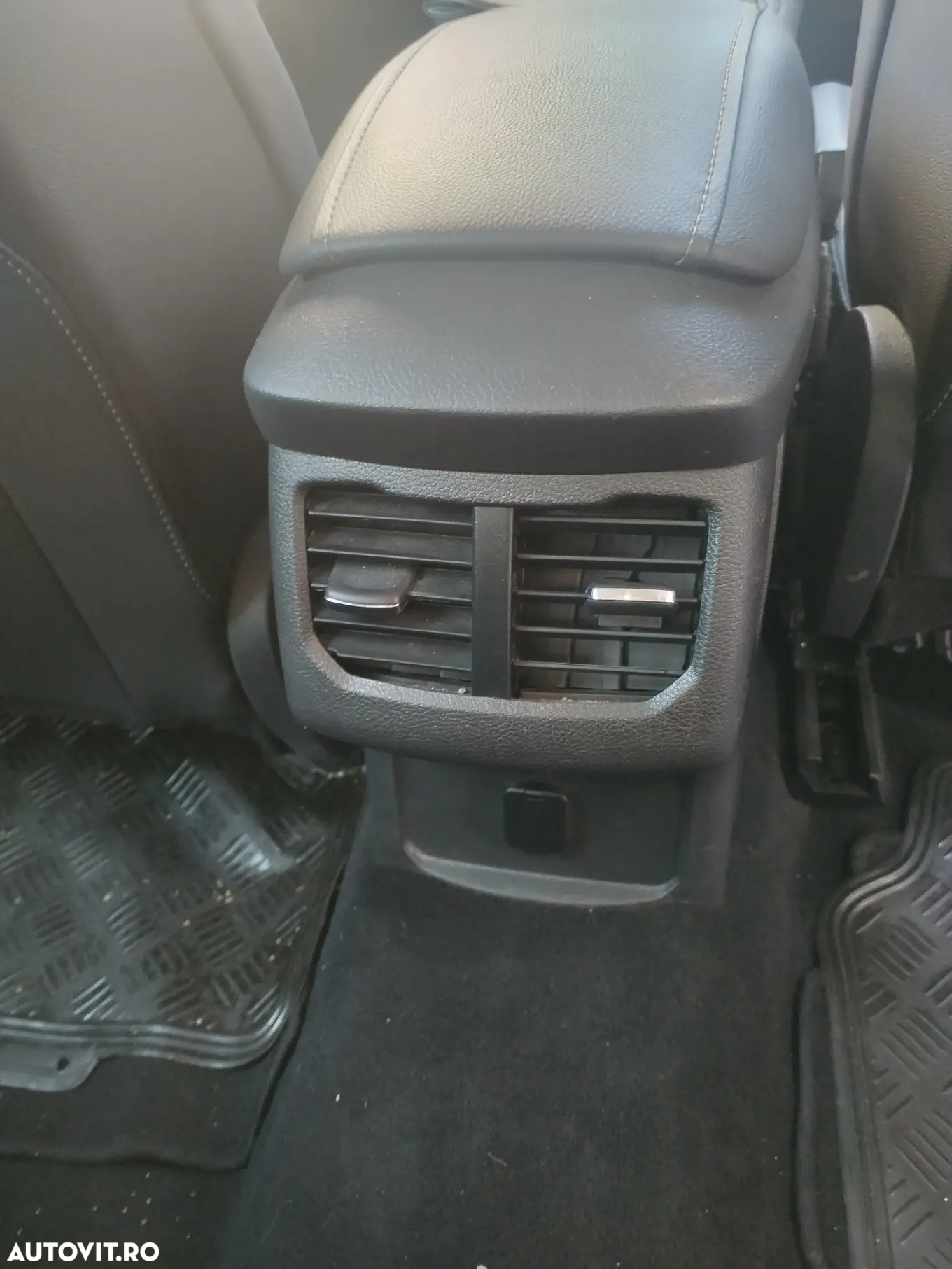 Ford Mondeo 2.0 TDCi Powershift AWD Titanium - 11