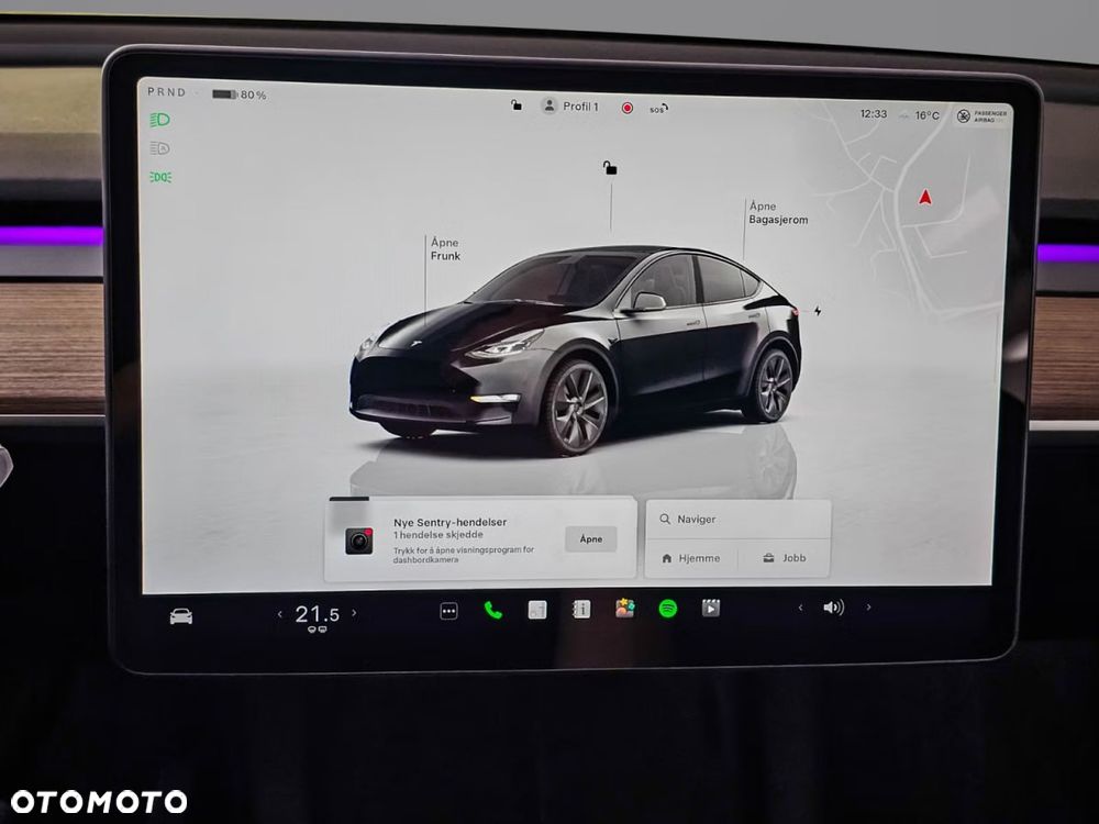 Tesla Model Y Long Range AWD - 28