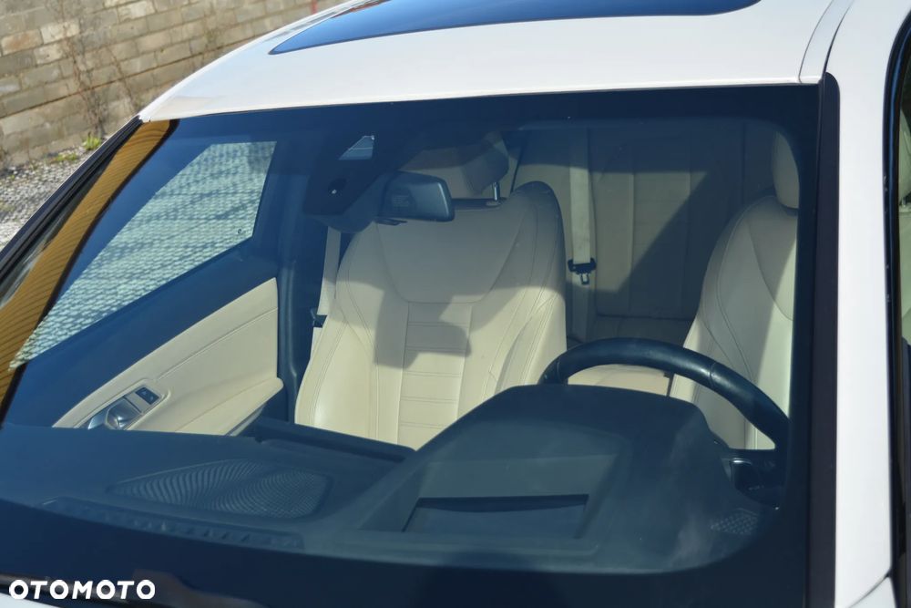 BMW Seria 3 330i xDrive Sport Line sport - 20