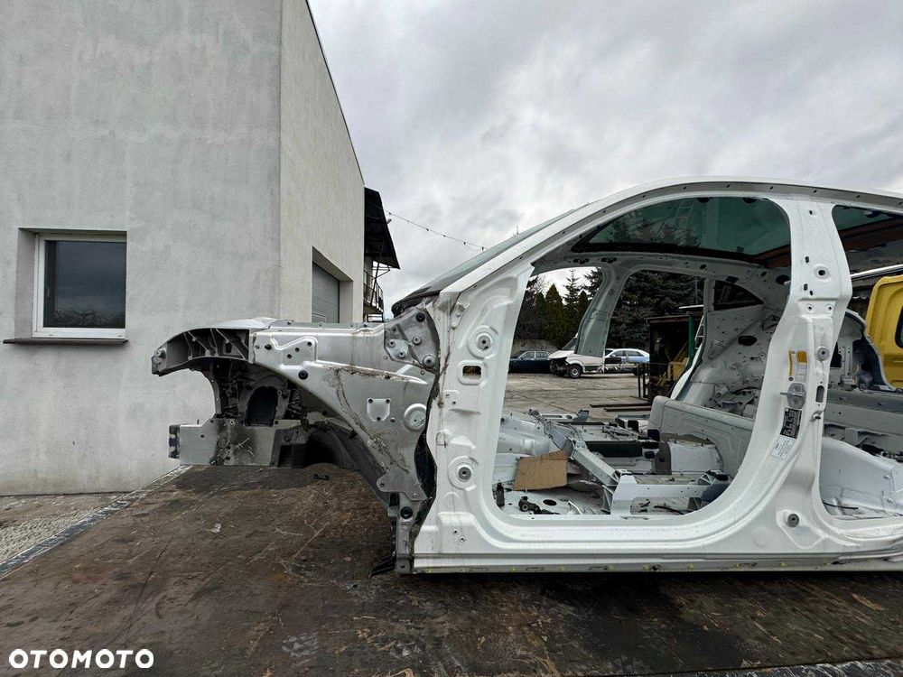 Aston Martin DBX Standard - 6