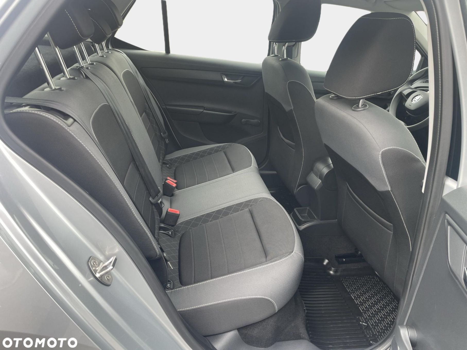 Skoda Fabia 1.0 TSI Ambition - 11