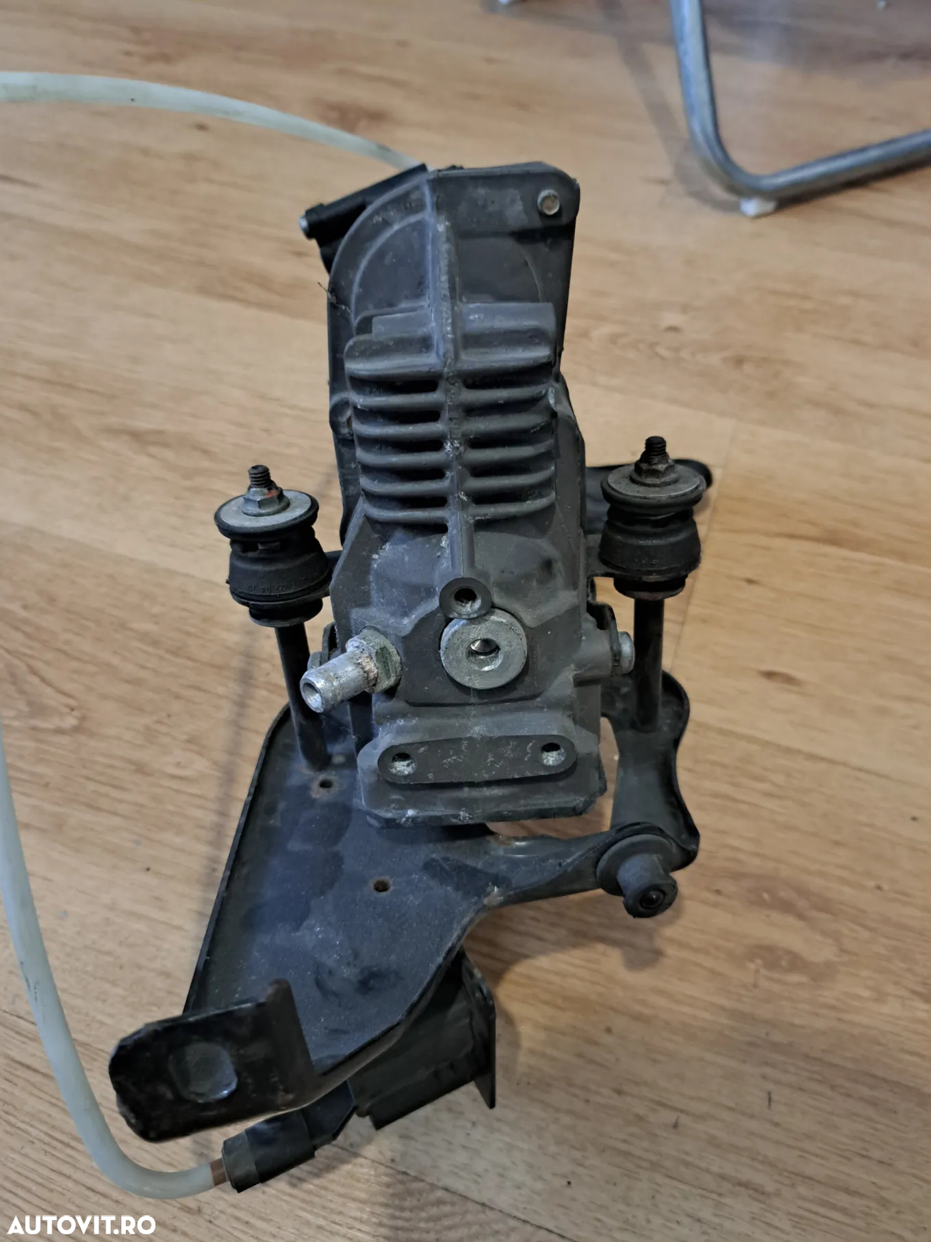 Compresor pompa sespensie pneumatica perne aer original Mercedes W251 R350 R500 2005-2010 - 8