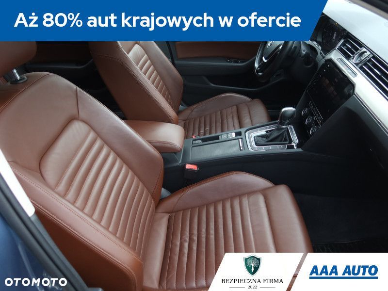 Volkswagen Passat - 10