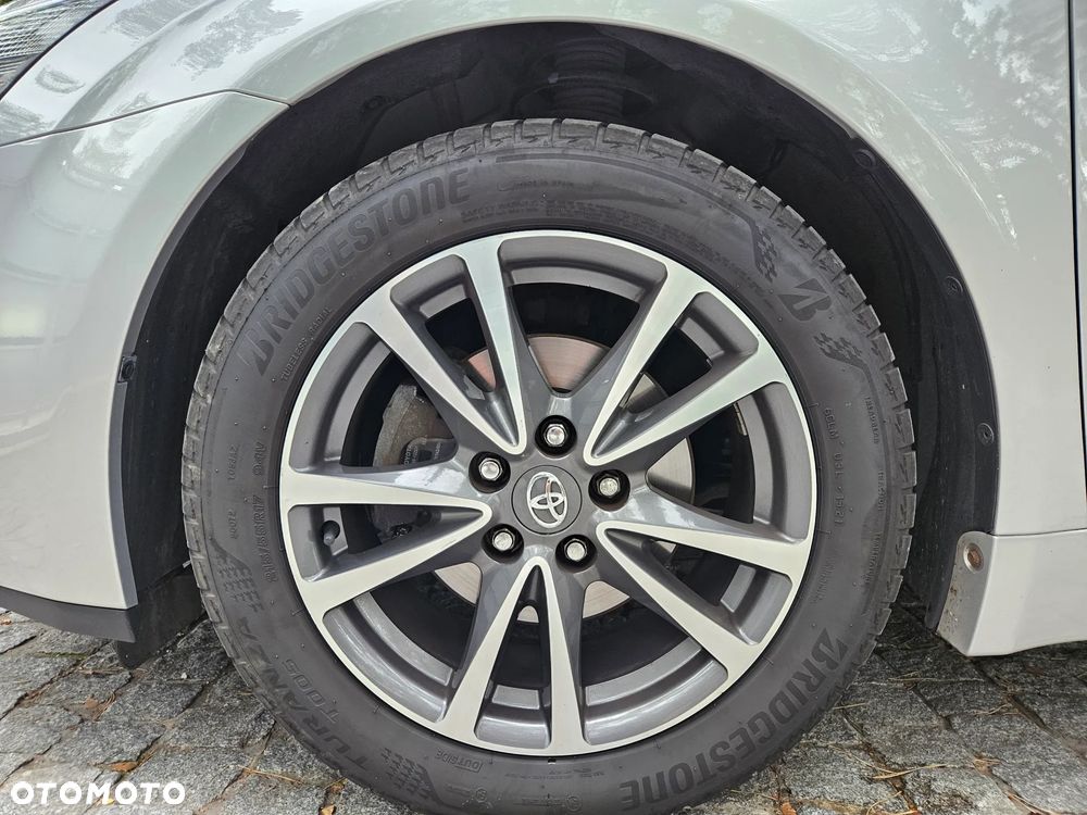 Toyota Avensis 1.8 Premium EU5 MS - 23