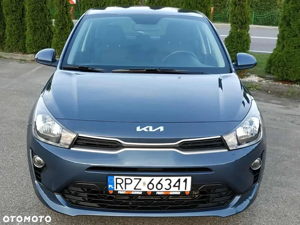 Kia Rio 1.2 L - 1