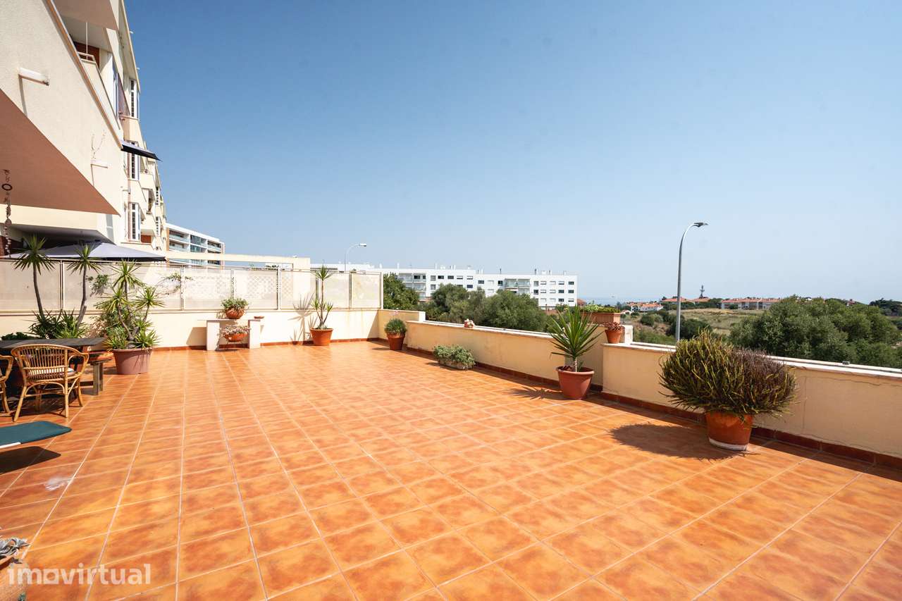 T2 | Terraço de 144 m² | Garagem e Arrecadação / Área total 290m2 - Grande imagem: 3/31