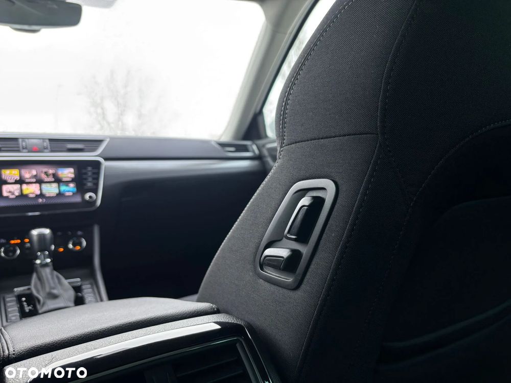 Skoda Superb 2.0 TDI SCR Style DSG - 13
