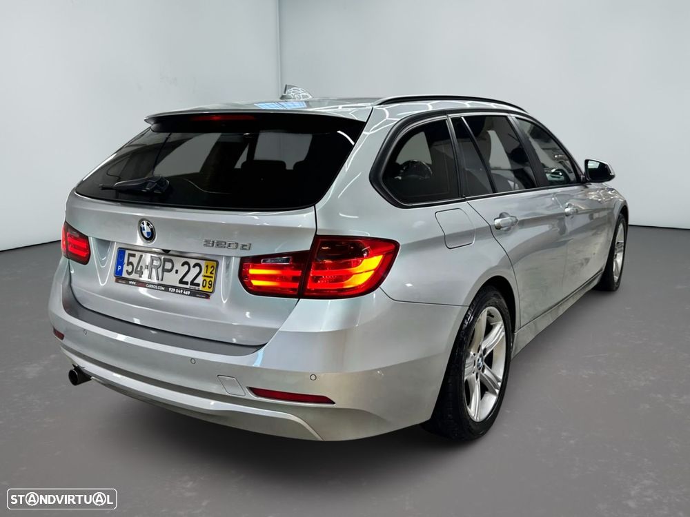 BMW 320 d Touring Auto Exclusive - 4