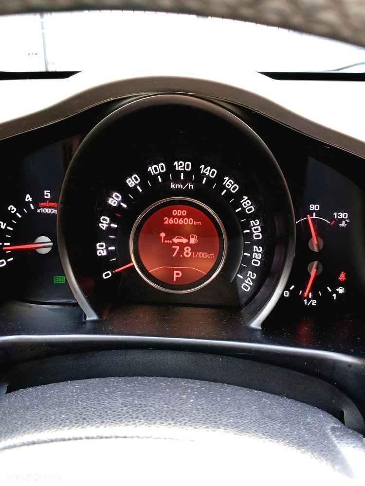 Kia Sportage 2.0 CRDI XL - 29