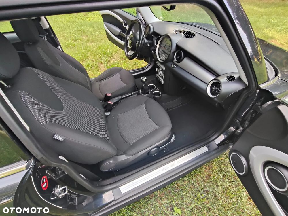MINI ONE - 18