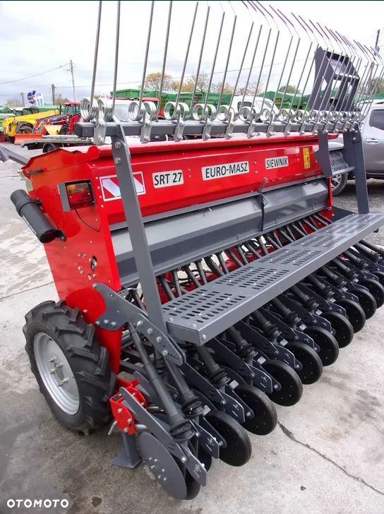 Meprozet Siewnik zbożowy talerzowy S107T, stopkowy S107, S107/1 poplonów S109 MEPROZET, Siewnik zbożowy 2-talerzowy i stopkowy SR25, SR27, SR30, SRT27 Euro-Masz, siewnik nabudowany - agregat uprawowy SNT30, siewnik poplonów Akpil, Siewnik kukurydzy Meprozet - 34