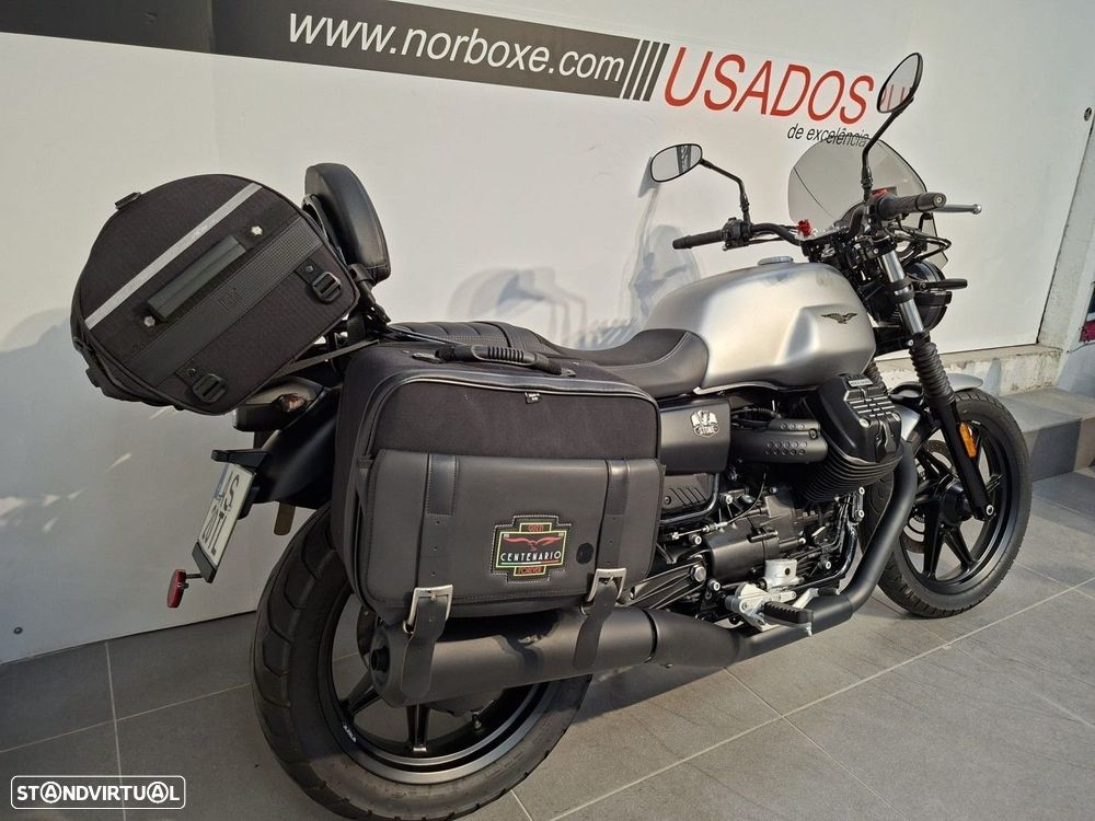 Moto Guzzi V7 Stone - 5