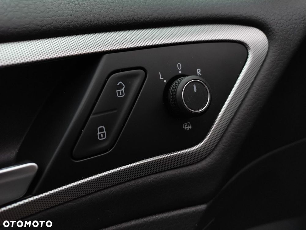 Volkswagen Golf - 12