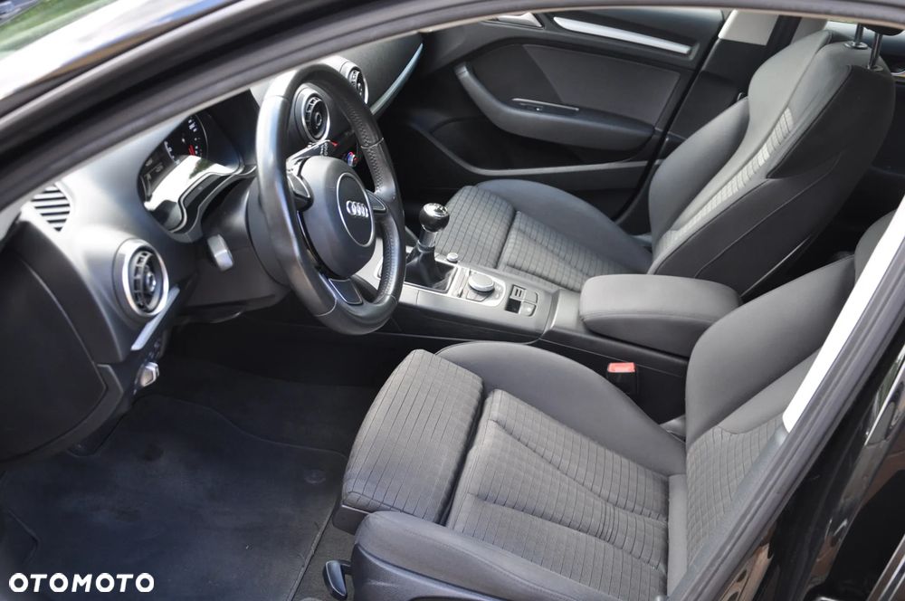 Audi A3 Sportback 1.4 TFSI Ambiente - 8