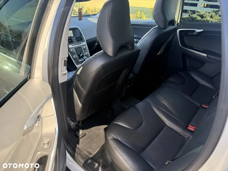 Volvo XC 60 2.4D AWD Summum - 10