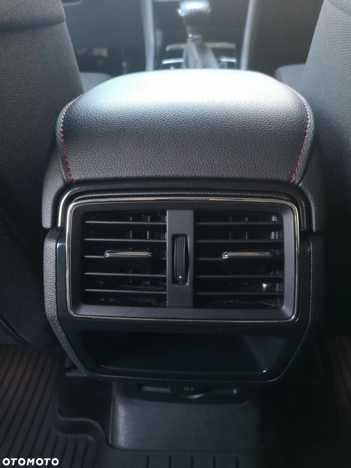 Skoda Karoq 2.0 TDI SCR 4x4 DSG Style - 29