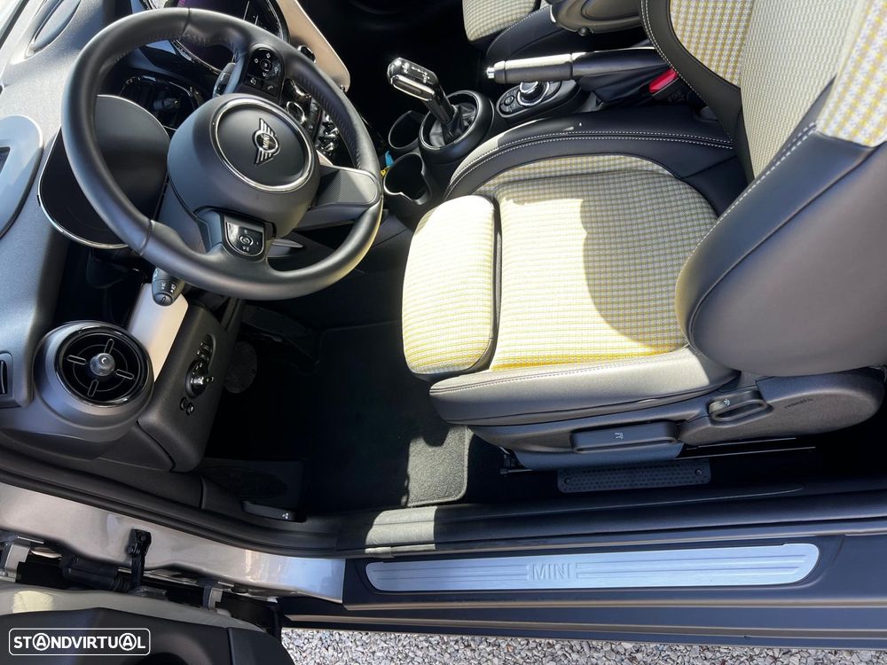 MINI 3 Portas Cooper Premium Classic Auto - 5