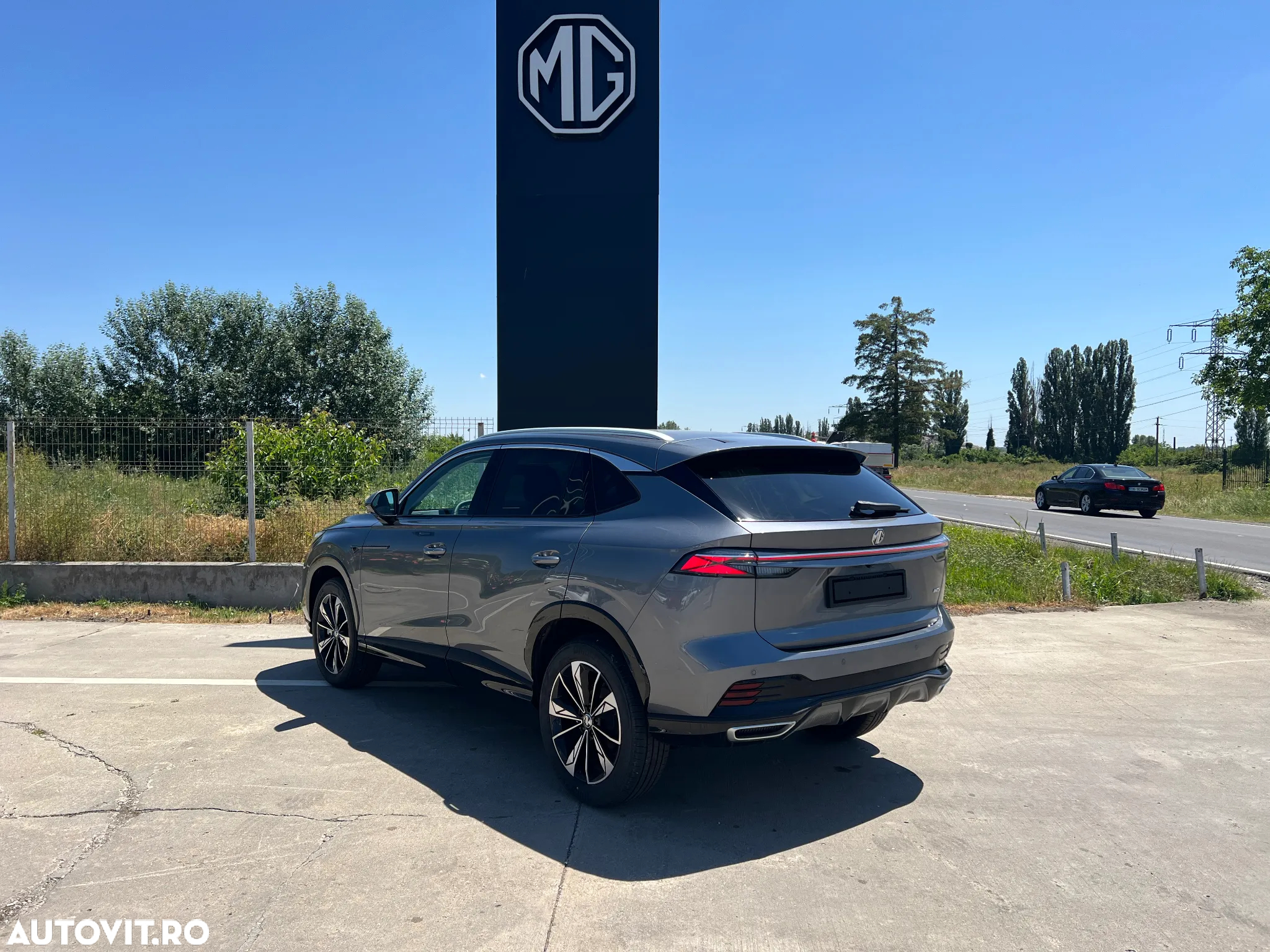 MG HS 1.5 T-GDi 7DCT Exclusive - 3