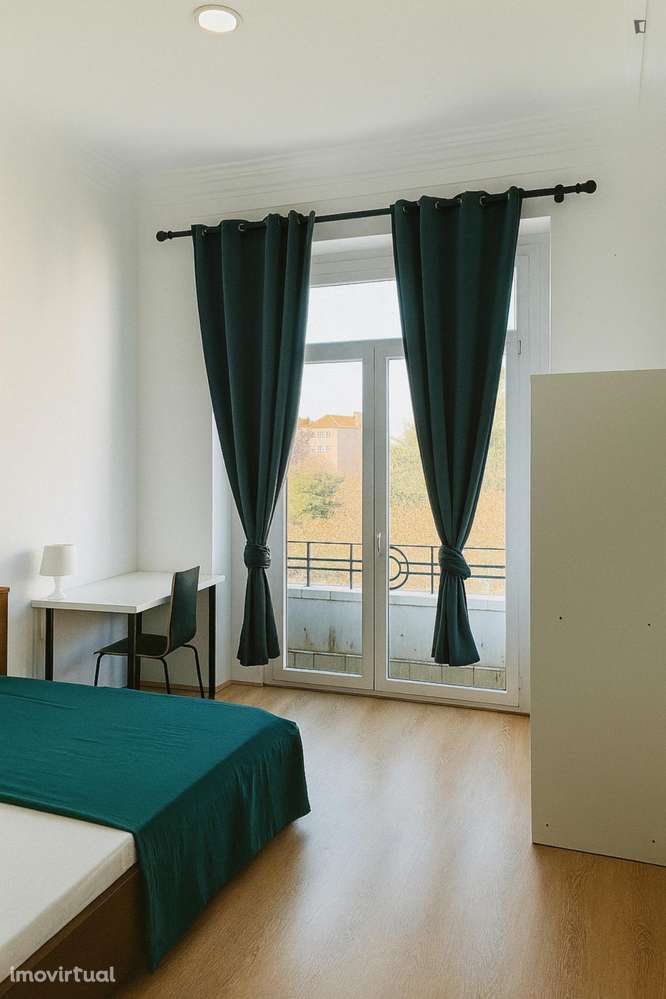 Quarto - localizado em Alameda Lisbon - Grande imagem: 3/13