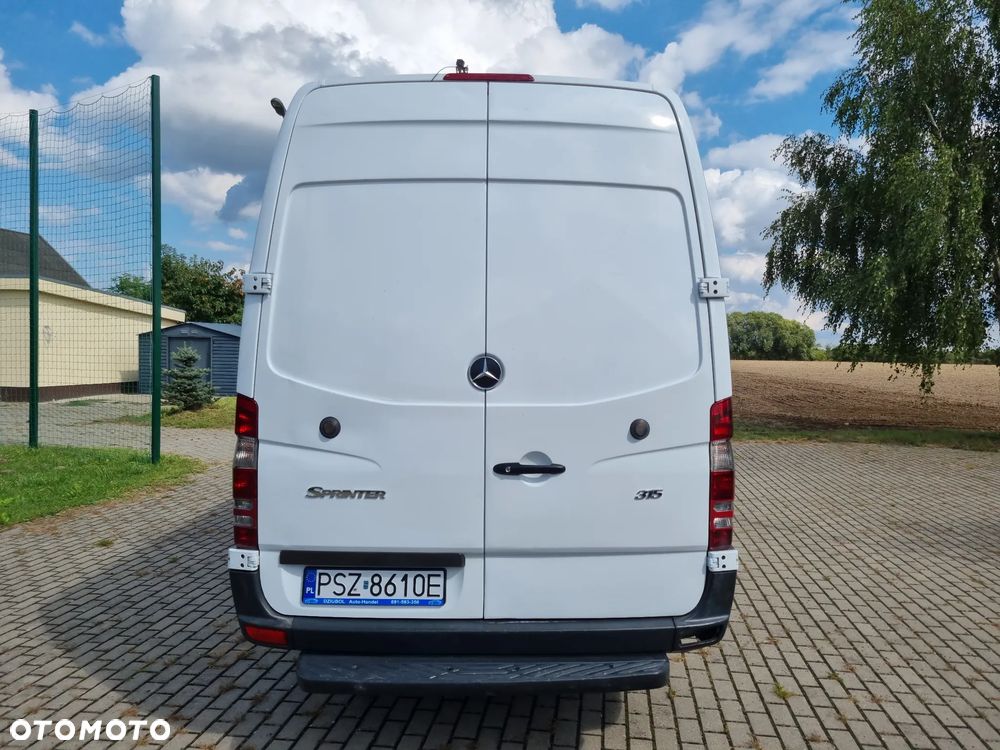 Mercedes-Benz Sprinter - 4