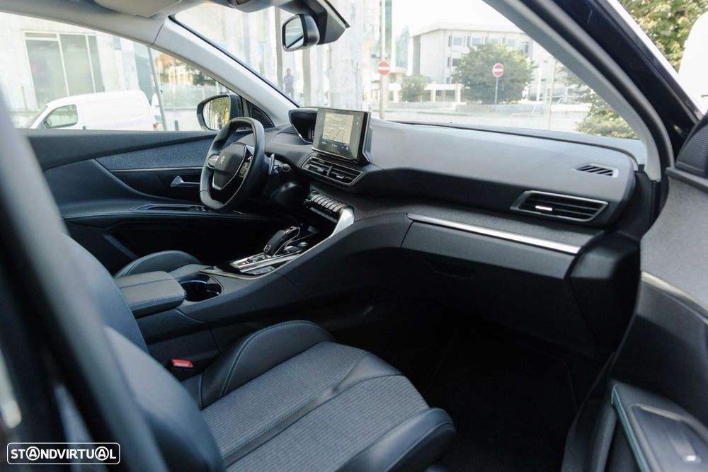 Peugeot 5008 1.2 PureTech Allure EAT8 - 25