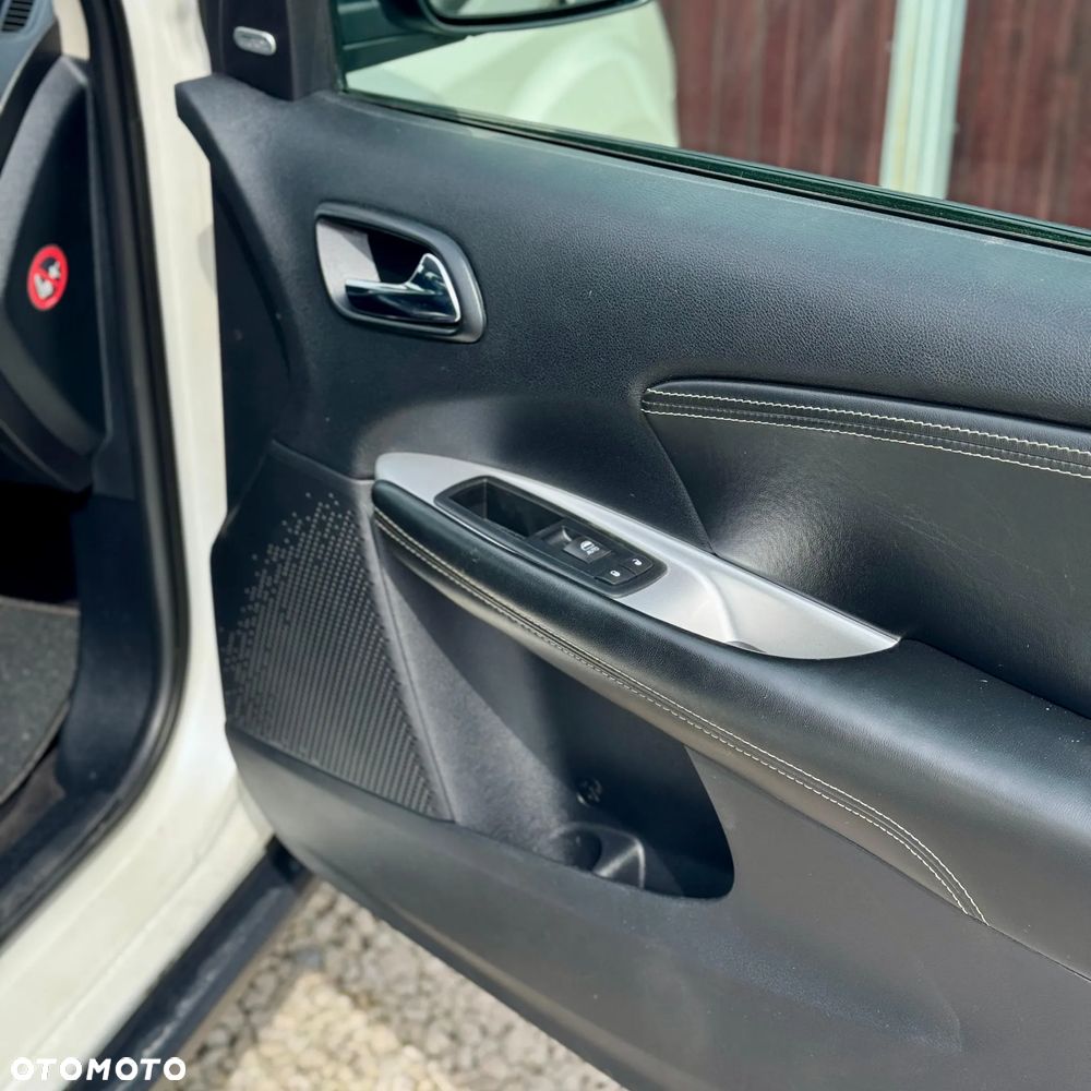 Fiat Freemont 2.0 Multijet Black Code AWD - 33