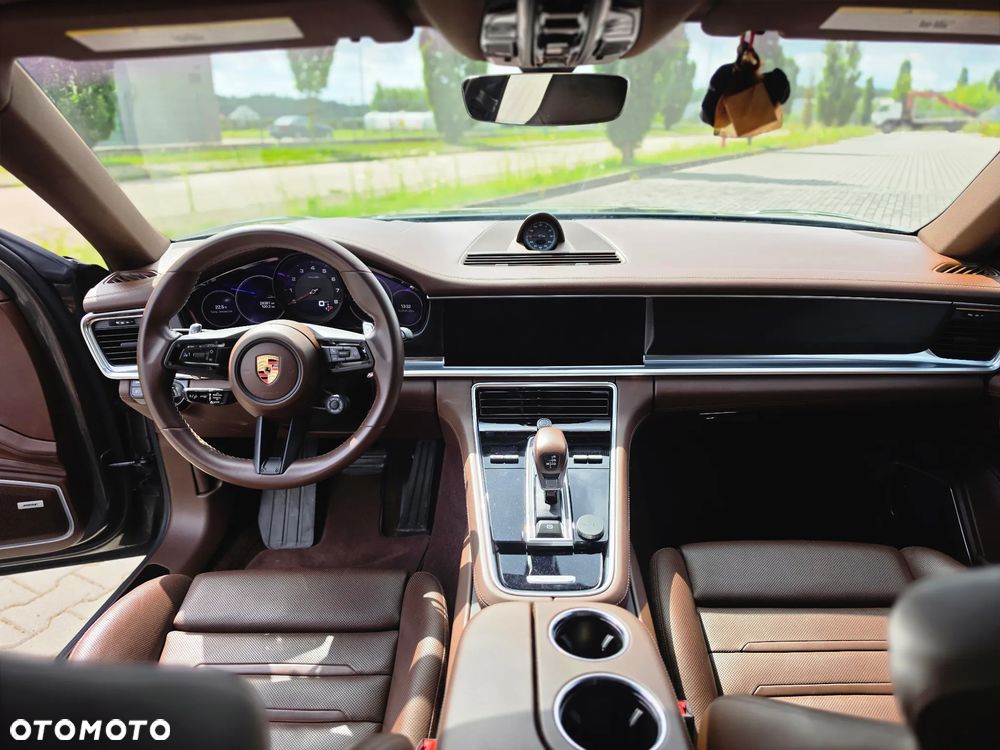 Porsche Panamera 4 Platinum Edition - 27