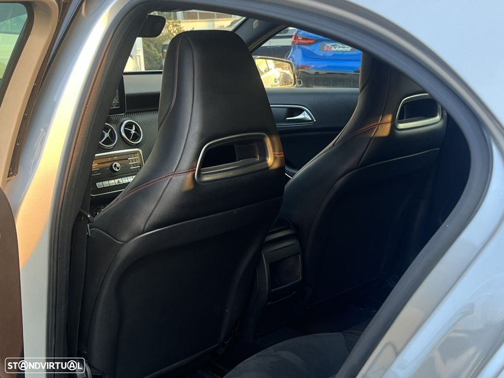 Mercedes-Benz A 200 d AMG Line - 14