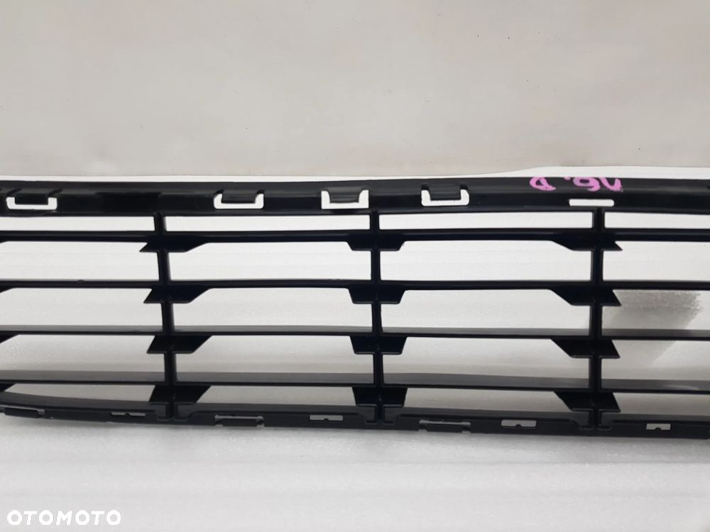 PEUGEOT PARTNER CITROEN BERLINGO III 07- KRATKA ŚRODKOWA ZDERZAKA PRZEDNIEGO , NR 9681519877 , NR AUKCJI K16 - 13