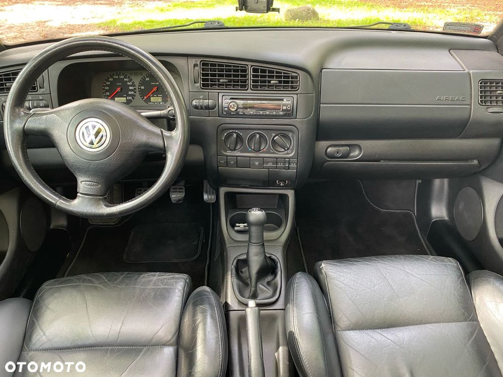 Volkswagen Golf - 22