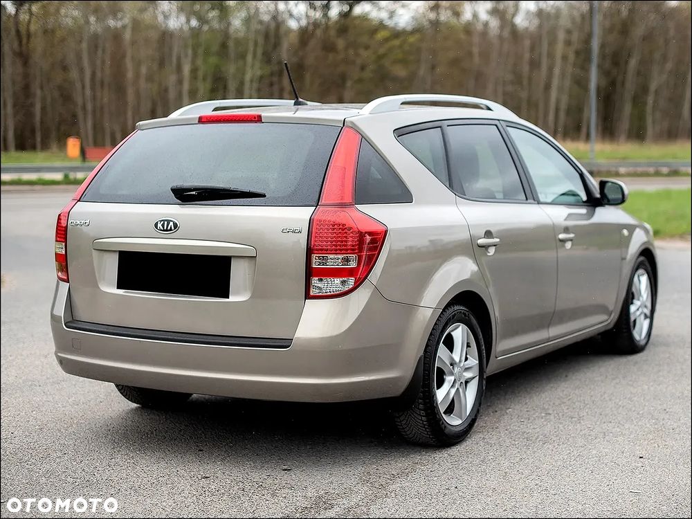 Kia Ceed - 4